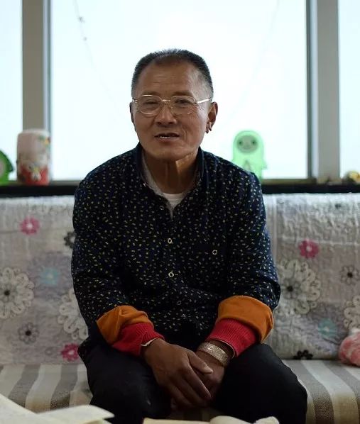 伊能靜兒子穿性感女裝：我不想做男人，有錯嗎？
