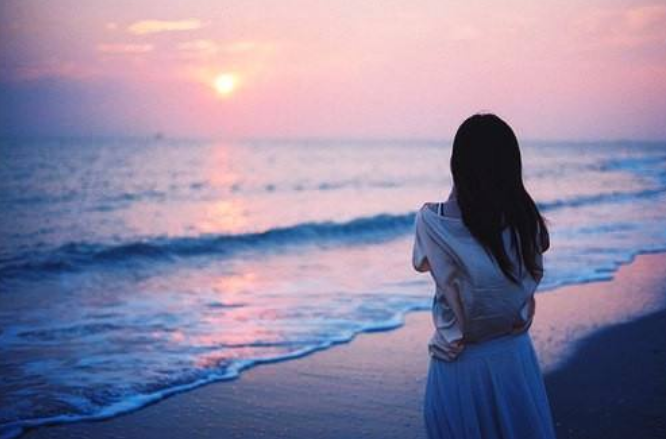 因?yàn)殄e愛而結(jié)婚一開始就是鬧劇