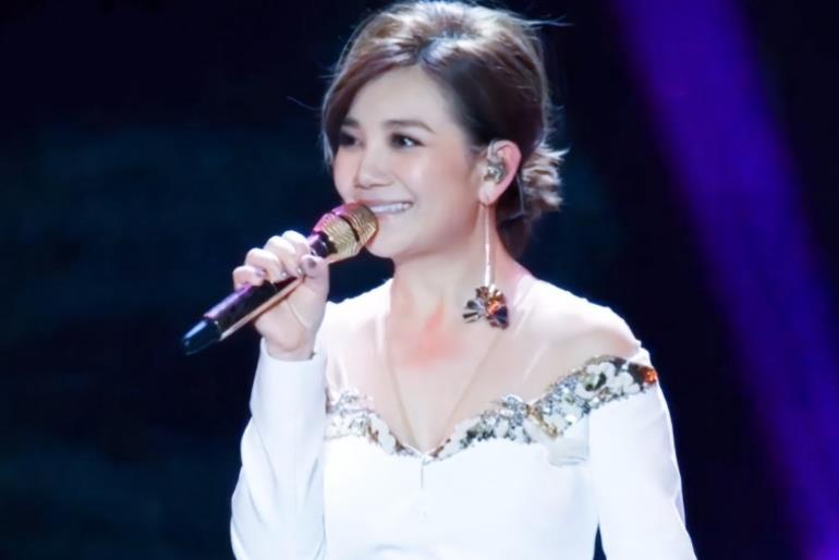 愛真的需要勇氣面對(duì)不完美的過去