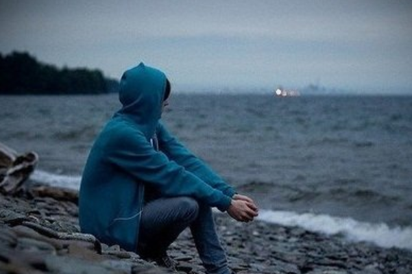 戀愛中男生缺乏安全感的表現(xiàn)