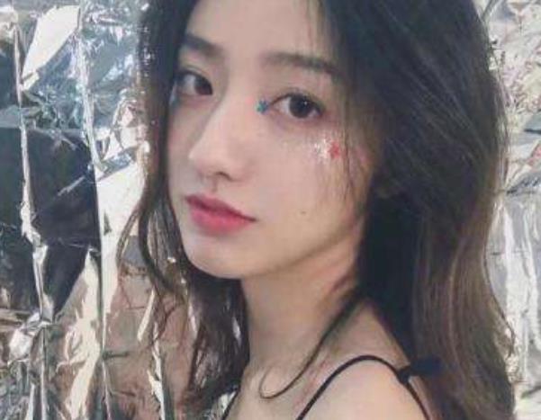 女生睡覺(jué)時(shí)出現(xiàn)這三個(gè)表現(xiàn)很可能是抑郁的前兆