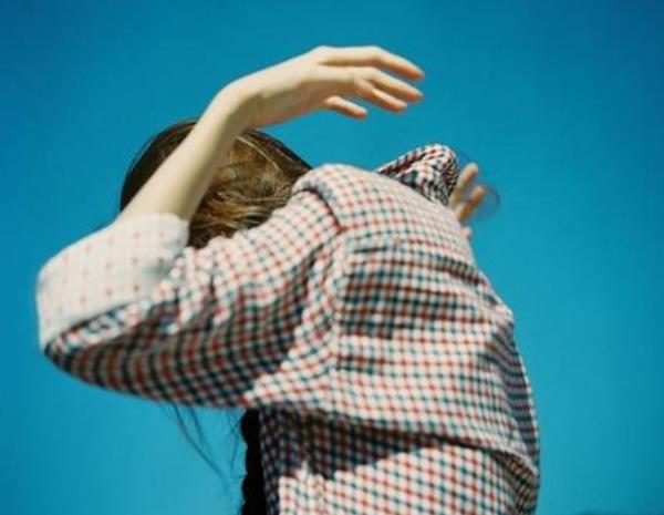 人長期處于低落情緒會引發(fā)抑郁癥嗎？