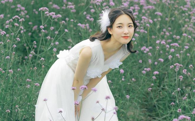 心理測(cè)試：你想拉住哪只手，測(cè)出你身邊有沒(méi)有真心提拔你的貴人