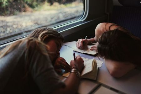 測(cè)他為何沉默不語