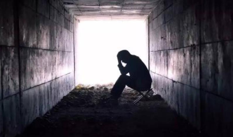 被忽視的童年會(huì)留下抑郁癥的隱患