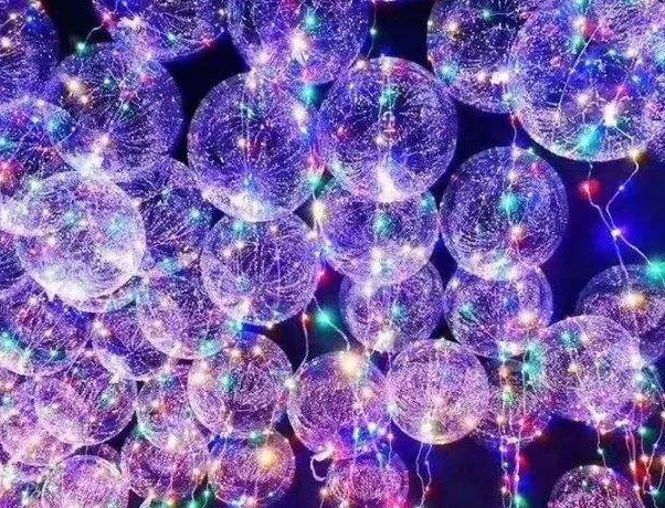 飛上天空的小皮球