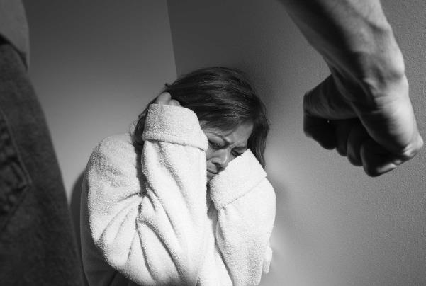 女性被強奸的時候為什么不反抗
