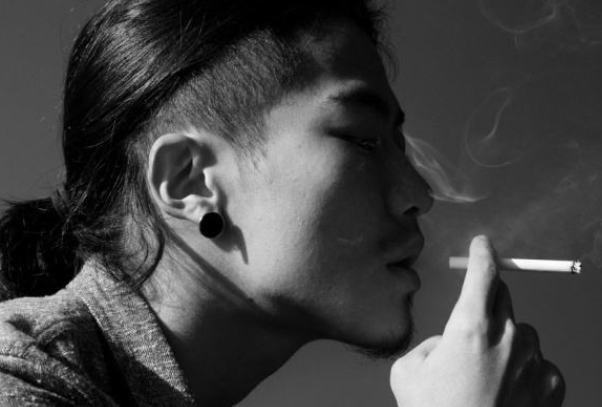 一個男生對你污是什么意思