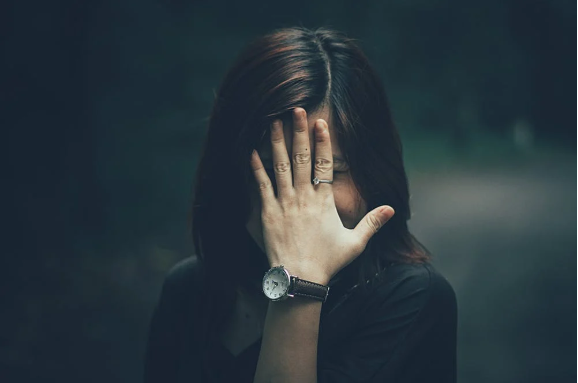 女生矜持的表現(xiàn)有哪些