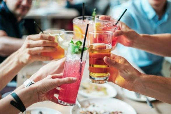 如何通過酒后行為了解一個(gè)人