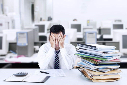 工作不順心，你會(huì)選擇堅(jiān)持下去還是辭職？