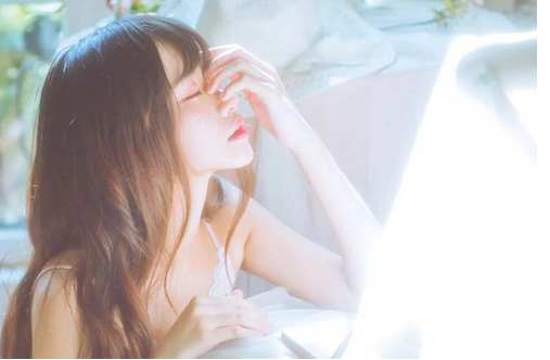 回首自己的前半生是否充滿了污點(diǎn)和遺憾呢？