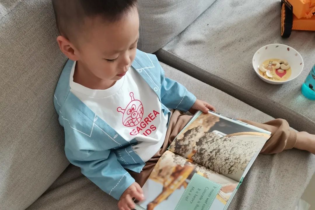 靈巧面對(duì)家人的“插話式育兒”