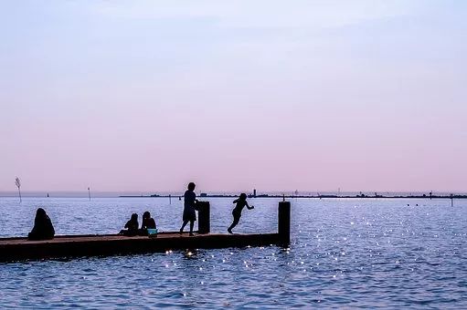 男人出軌，女人應(yīng)該如何對(duì)待？