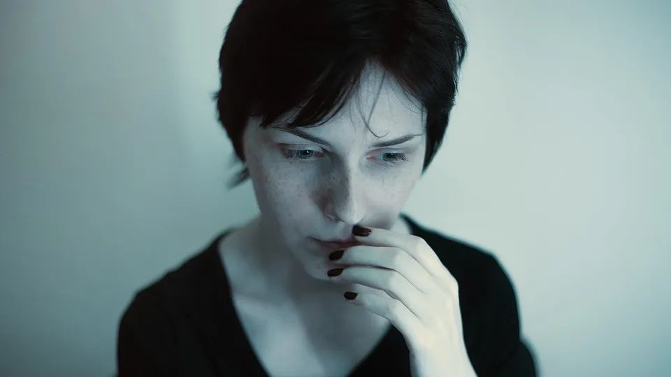 無(wú)法依靠的愛(ài)，難以擺脫的依賴(lài)