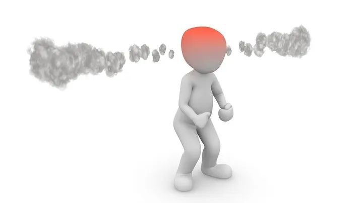生悶氣的人，你想要攻擊誰(shuí)？
