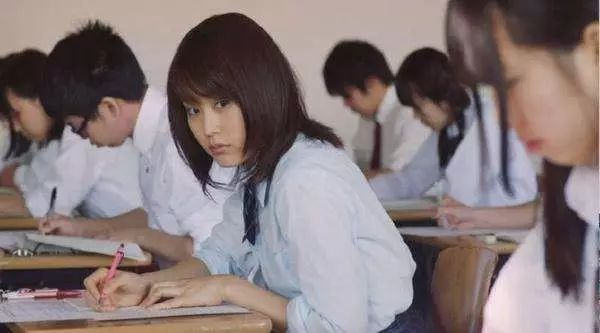 為什么女生總對閨蜜的男朋友感興趣