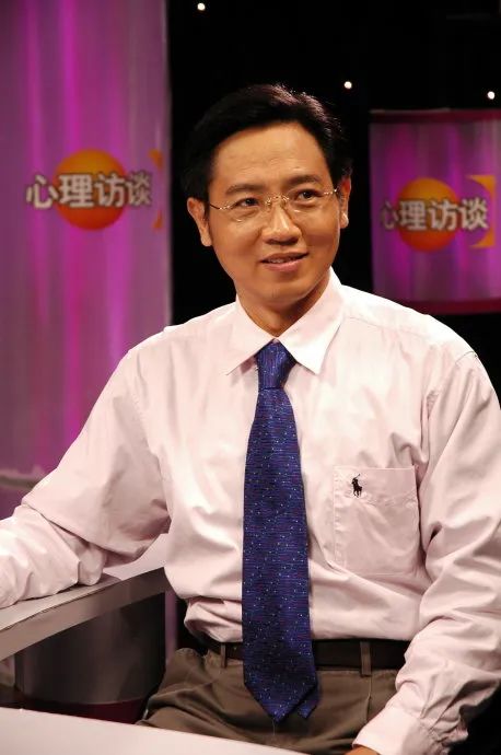 從羅杰斯心理學(xué)視角，看英國(guó)女王的回帖
