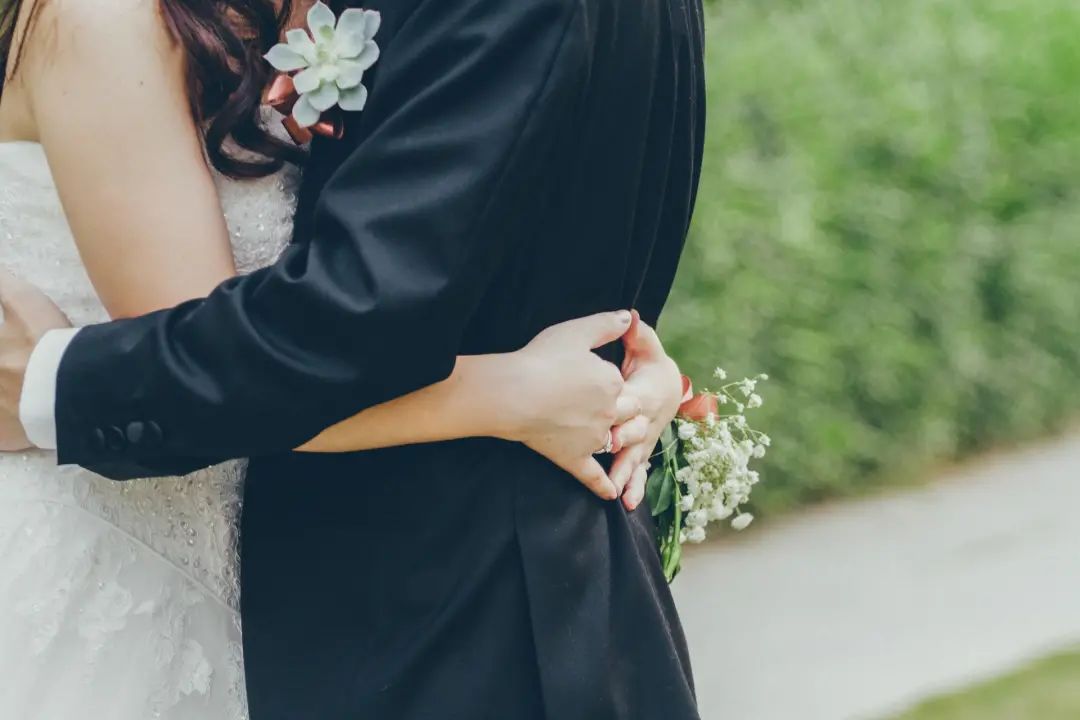 穩(wěn)定的婚姻關(guān)系中離不開“共情”和利他精神
