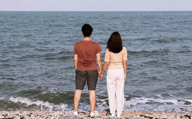 結婚不到半年，發(fā)現不合適應該離婚嗎?  
