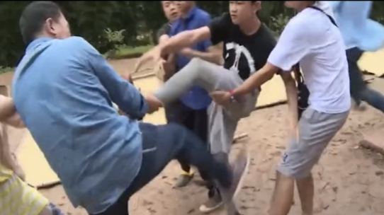 以愛之名的暴力是父母教育最大的無能