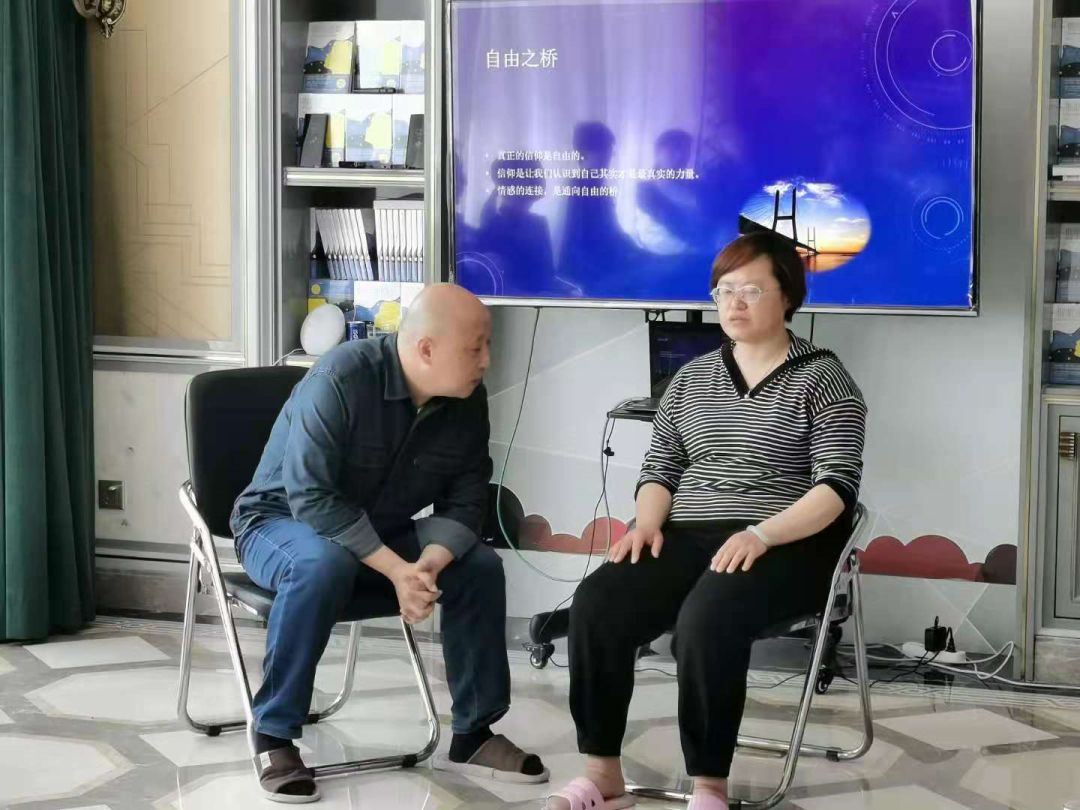 父母的一句話很可能造成我們一生的創(chuàng)傷
