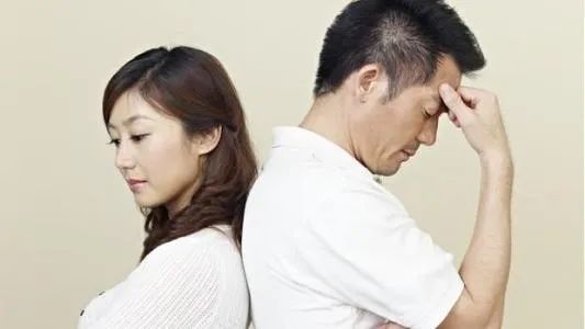 我們都在用傷害的方式來關(guān)心對(duì)方