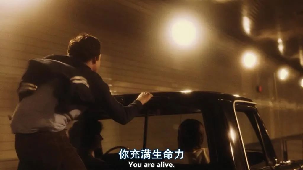 受過心理創(chuàng)傷的兩種情緒表現(xiàn)