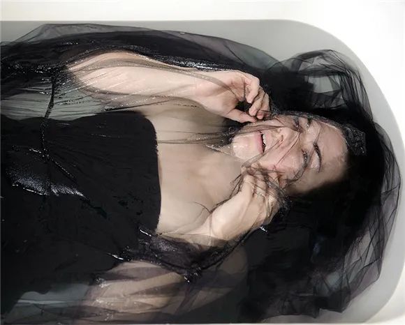 有焦慮癥的明星，光芒的背后是痛苦 