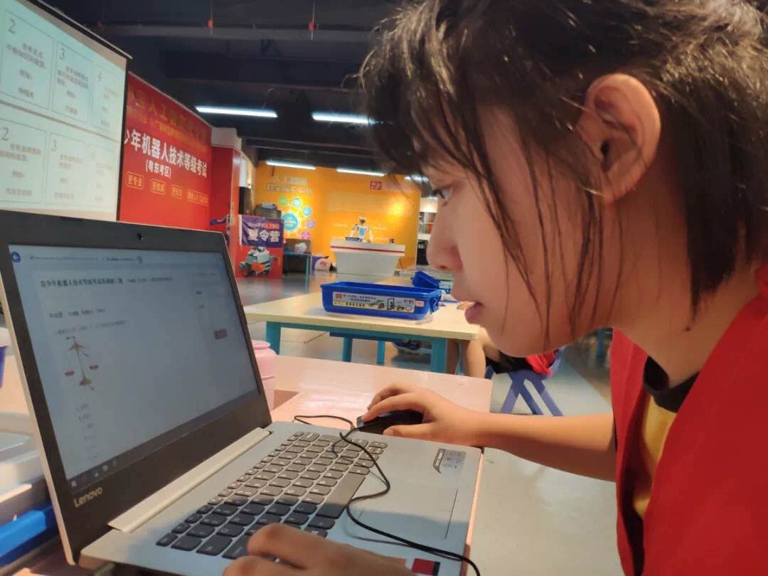 如何應(yīng)對(duì)青少年的考試焦慮
