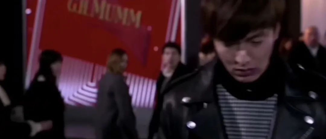 總是因?yàn)橐恍┬∈赂械诫y過(guò)怎么辦？