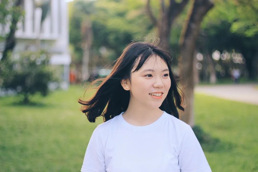 總是用微笑來掩飾悲傷是什么心理原因？
