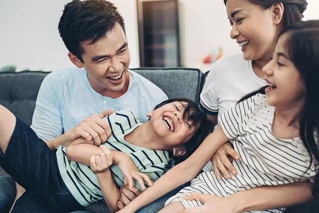 孩子黏人的背后，其實是這項需求沒被滿足