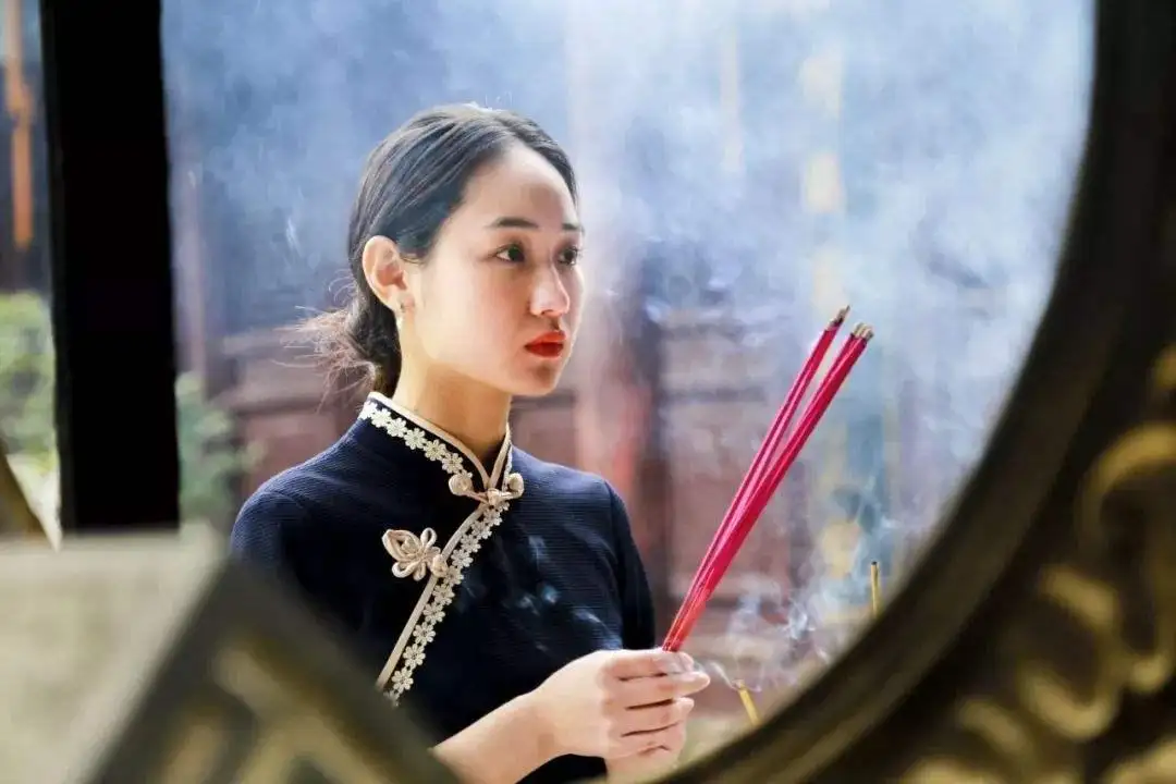 如何把佛學(xué)的見(jiàn)聞?dòng)X知用到心理咨詢(xún)中？