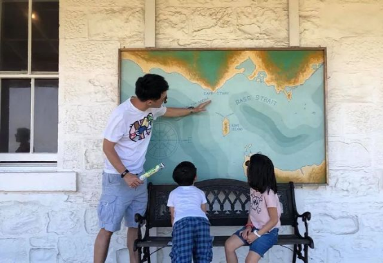 孩子非常害怕自己的爸爸、會(huì)讓孩子變成雙面人