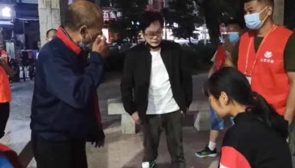 愛不是控制和索取、愛需要接納和尊重