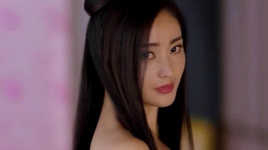讓男人甘愿臣服的女人，都有“潑婦”精神