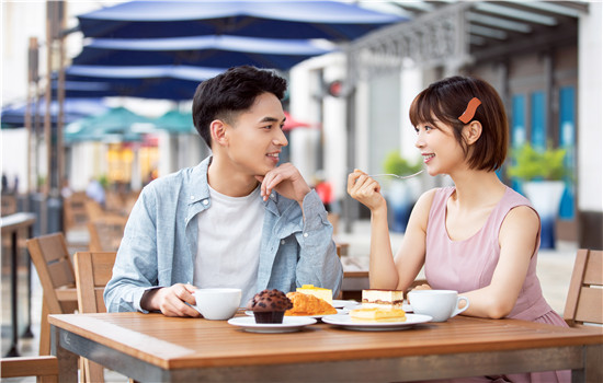 早戀被父母發(fā)現(xiàn)了怎么辦 早戀在父母心中怎樣想的