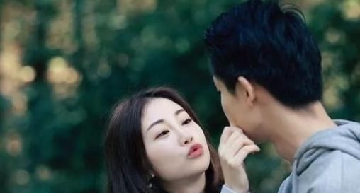 男人愛(ài)你心里有你是什么樣的表現(xiàn)