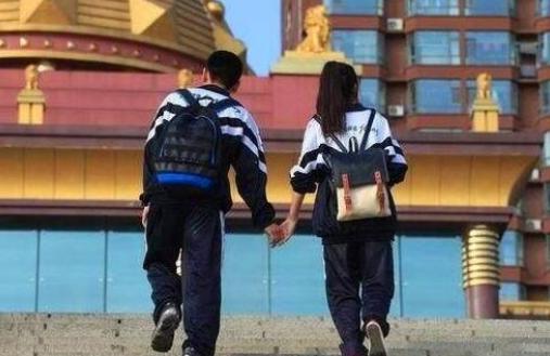 有比學(xué)生早戀更危害的行為，“毒友誼”傷害更大
