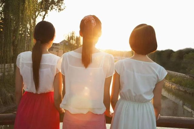 有比學(xué)生早戀更危害的行為，“毒友誼”傷害更大