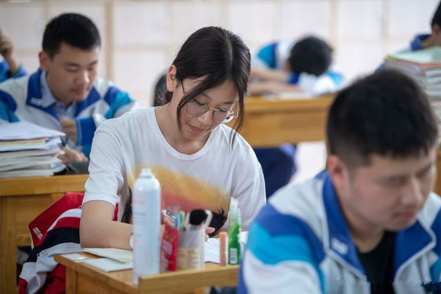 高中生自卑心理疏導(dǎo)