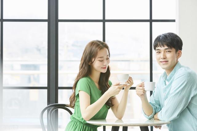 如何高情商回復(fù)別人的贊美，情商低的趕緊學(xué)起來(lái)！