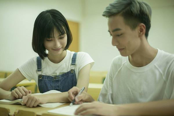 發(fā)現(xiàn)學(xué)生早戀應(yīng)該怎么處理？